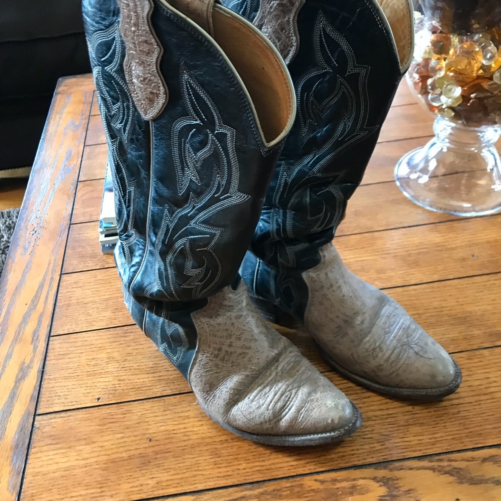 Women's cowboy boots